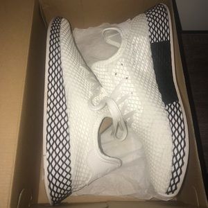 Adidas Deerupt Runners